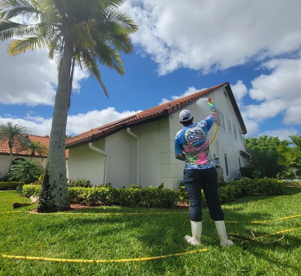 House Washing in Vero Beach